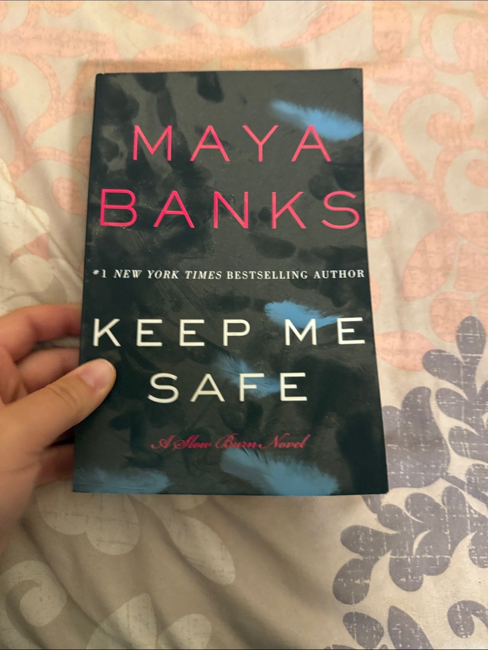 Keep me safe Maya Banks paperback
